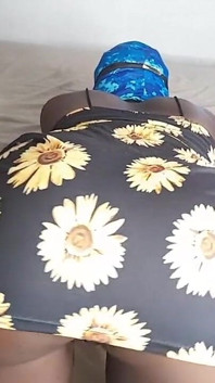 La mia figa è pronta per l'uso papà sborra metti il tuo carico in profondità