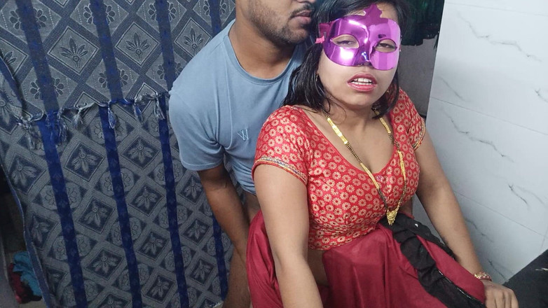 Hindi-Sex: Milf desi fierbinte călărește pula cu un cur perfect - sex...