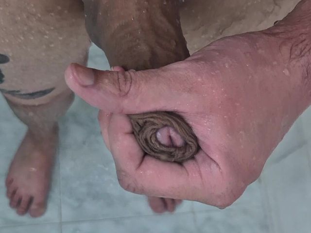 Having Fun with My Dick in the Shower 2 (Lk dick)