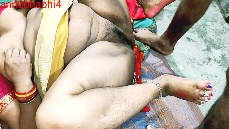 Annubhabhi4: Desi Bhabhi sousedova chlapce