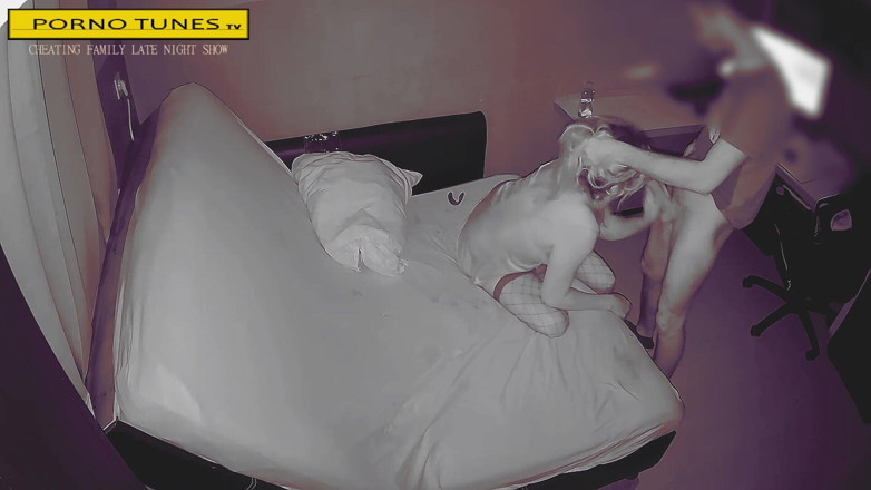 Redcatsroom: Esposa infiel inseminada por joven vecino tarde en la noche