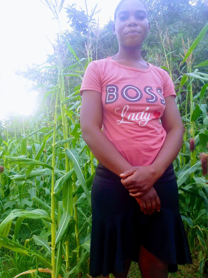 Judithxxx: Насолоджуюся в моєму домашньому полі