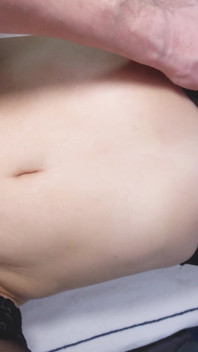 흑인 대물 자지에게 따먹히는 18세 소녀 스타킹에 정액.