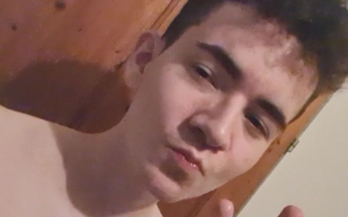 Prettyboi2000x: Tolik jsem se udělala ze šukání sama sebe ... Aaaah ~ Jak bych...