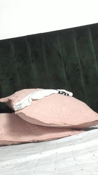 나는 복종하는 창녀이고 따먹고 싶어, 내 빨간 머리와 내 몸집이 작은 라틴계 질을 좋아해