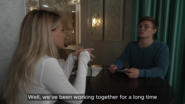 Merida Sat: Può sedurre l'agente? Scopate su aumenti dell'affitto