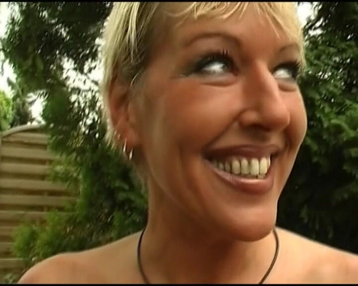 Hardcore German Club: Ella es alemana a la que le gusta chupar la...