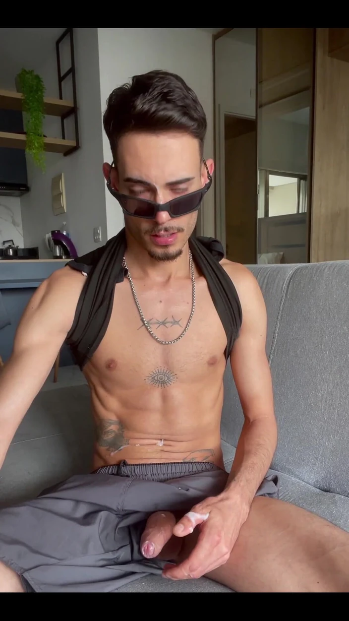 Heitor Bauman OFC:  Přišel jsem domů z posilovny