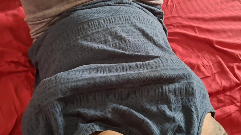 Teena New: MILF desi India menikmati dirinya