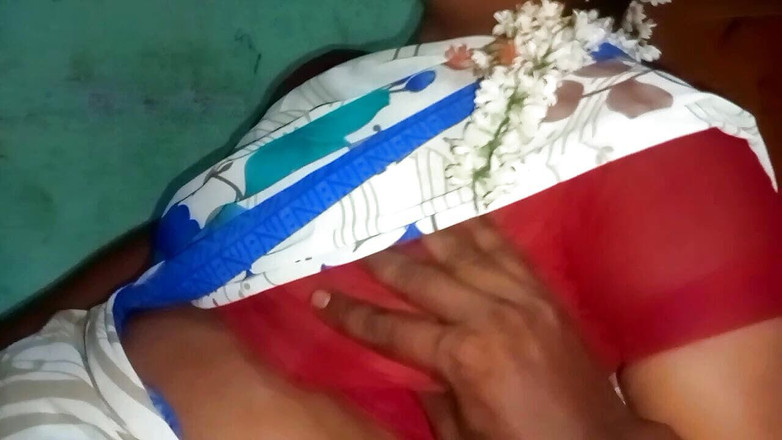 Priyanka314: Pěkná prsa indické učitelky