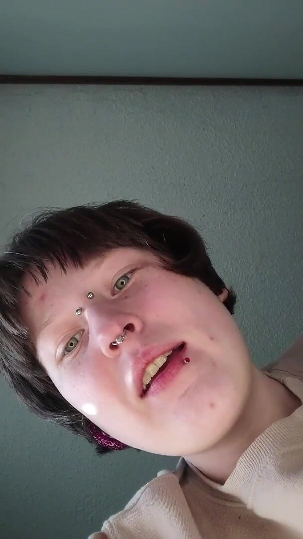Lori Critter: Lori critter dudukin muka pov
