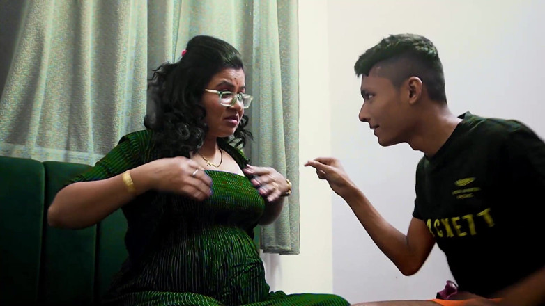 Queen star Desi: A Naughty Story of a Student and His Sexy Lady...