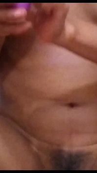 Indische Desi Chudai masturbeert met nieuw slipje en neukt poesje grote zwarte lul dildo vibrater