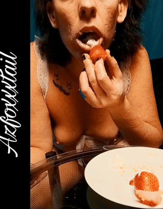 AzFoxxxTailPhelicia: いちごホイップクリーム 2