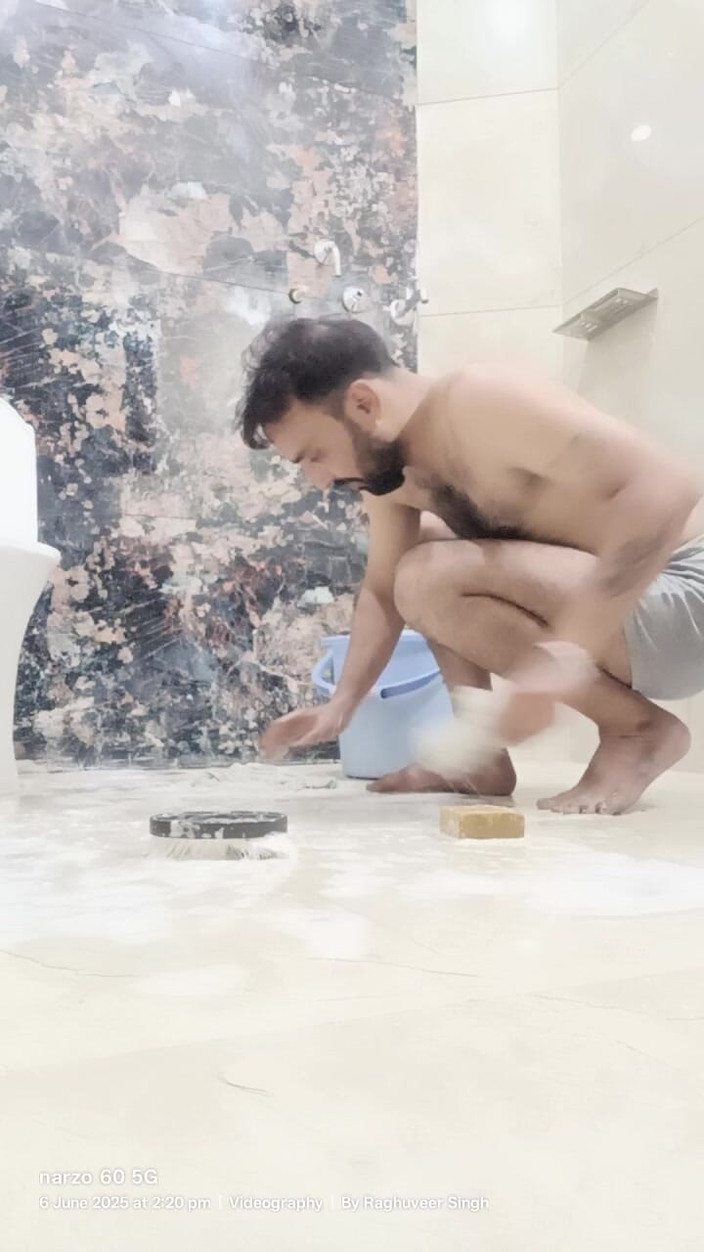 Rajasthani-old-lover: Indyjski ojczym ojczym cieszyć się prysznicem