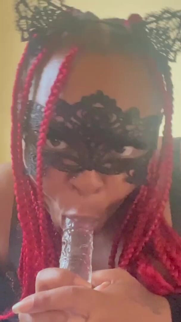 VallarieEast: Chupa esa polla