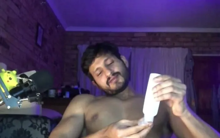 Otterjock_91: So here's the full video of me bating with some...