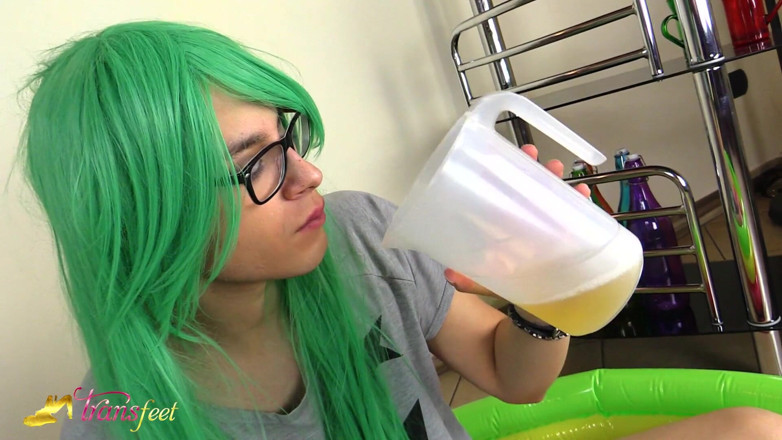 Trans and Cross-Dressers Feet: Transexual girl pissing and dringking own pee