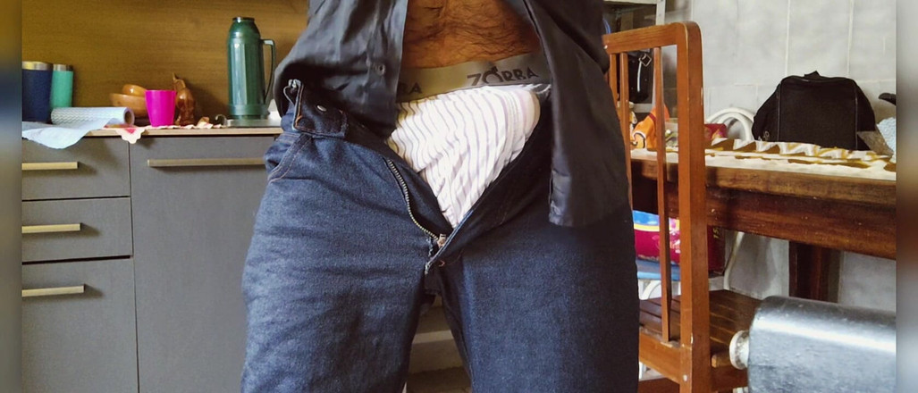 Stink HairyMale: Bañarse con ropa