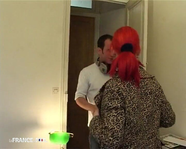Rue Chaude: Casting di una splendida troia rossa che viene analizzata e...
