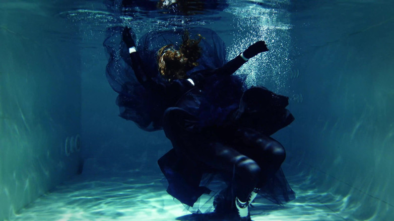 Arya Grander: Underwater shooting - full backstage
