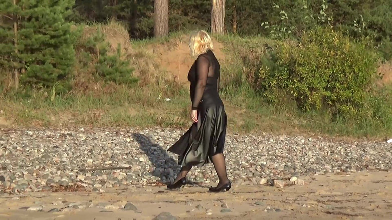 Lady Rose pee pee: Mme Rose Dans La Nature