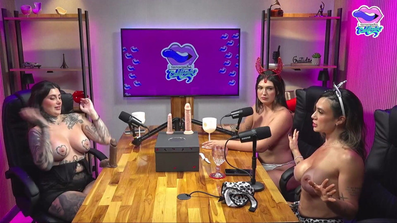 California TV: Ateşli dövmeli esmer latin geğiriyor ve mastürbasyon yapıyor