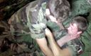 Straight fucking boy in uniform: Трахнутый сексуальными военными в сдержанном подвале