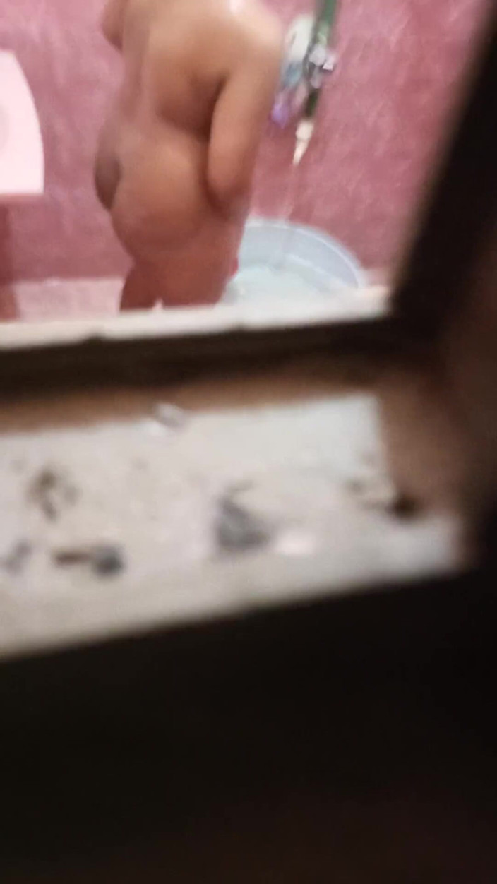 Faryal: Hice un video de bhabhi tomando baño