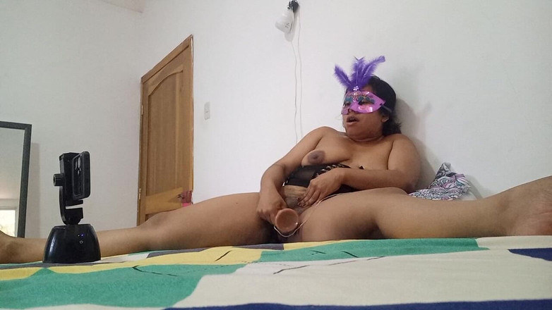 PATY PATY: Sexy macecha masturbuje se svou oblíbenou hračkou, Made in Real...