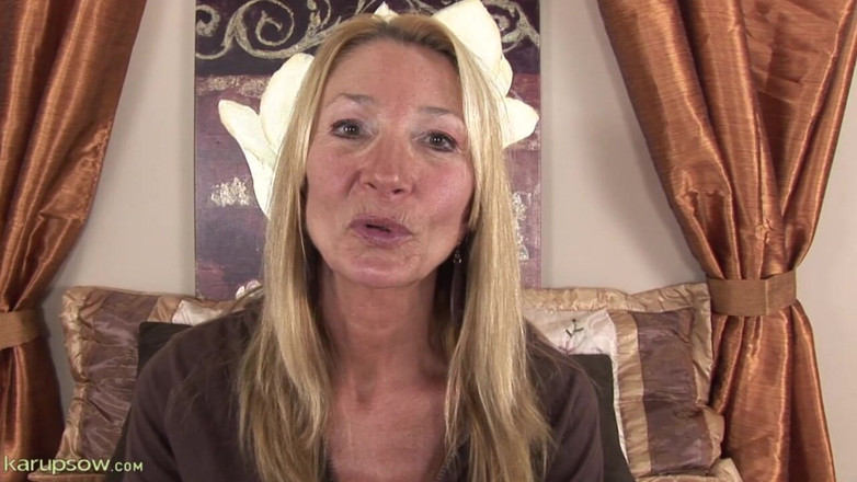 Karups Older Women: Pam masturbuje