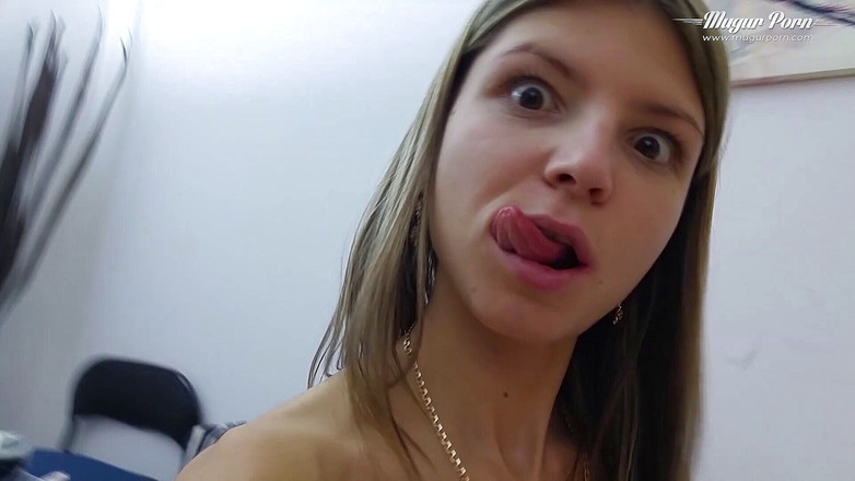 Mugur's World: Trío protagonizado por Gina Gerson y Jemma Valentine