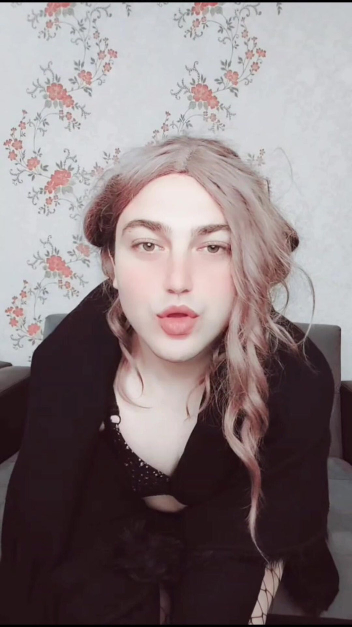 Kitty_Cross: Popüler kadın amatör model kitty