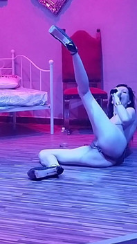 Striptiz ve oyuncak canlı gösteri kulübü