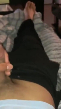 Meine junge stieftochter ließ mich ihre beine berühren und in der nacht bat sie mich, sie zu ficken