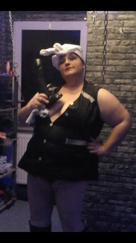 Sexy Housewife in a Lab Coat Cleans Intensively with Sexy Dildos