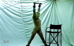 Dark room of slave seks: Vintage domination with whipping and bondage