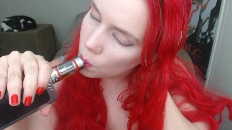 Scarlet Vixen: 軽い誘惑のベイピング