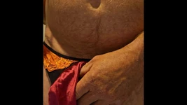 Padrastro pidió prestadas mis bragas de nuevo!