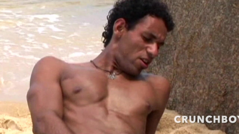Gaybareback: Sex in the Beach