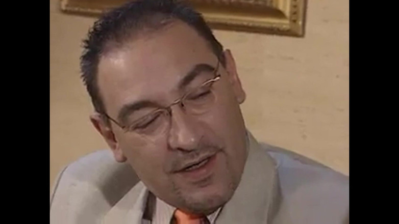 Bisco Birchwood Productions: Tukang paip bertuah melekat pisang dalam pantat Penipuan Rumah!