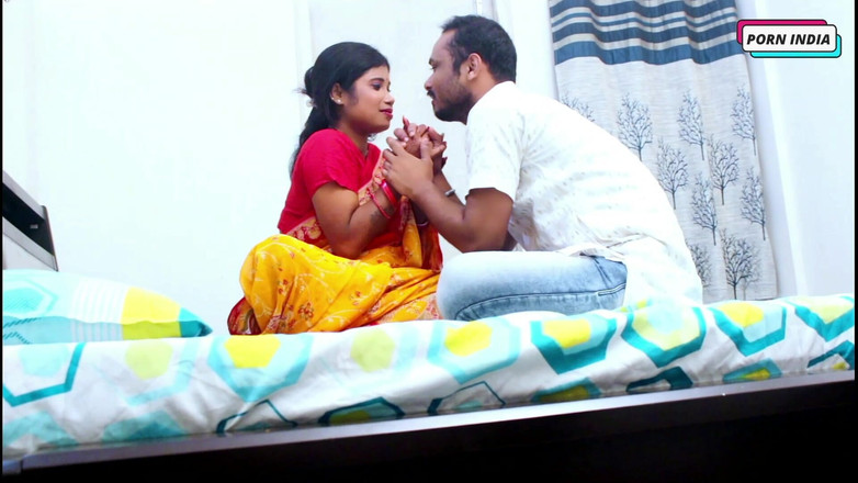 Porn India Studio: Una bella coppia arrapata scopa duramente