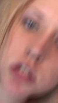 Essere schiaffeggiati durante un'intensa anale riempie l'adorabile bionda Tina marie