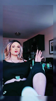 SLUT SMOKING - Made with Clipchamp.mp4