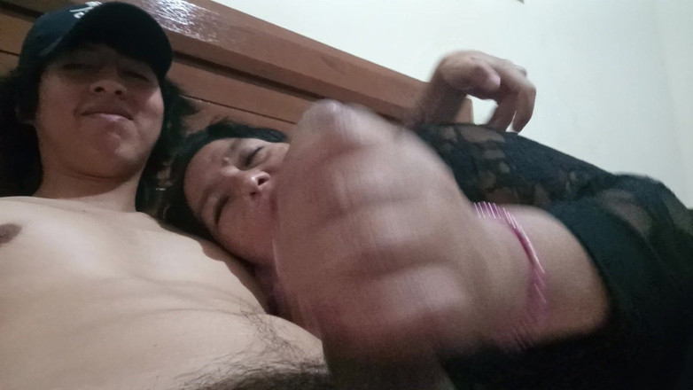 Moo DBOXXX: Cristiano maturo ottiene latte sul suo viso, ama fare sesso...