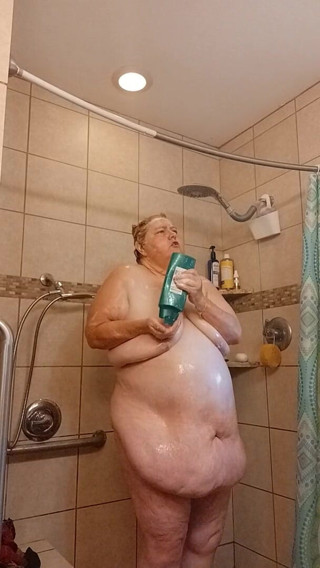 BBW nurse Vicki adventures with friends: All sweaty nurse Vicki needs shower