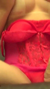 Ładna blondynka Trans gorąca solo masturbuje się jej wielki twardy kutas vol 1