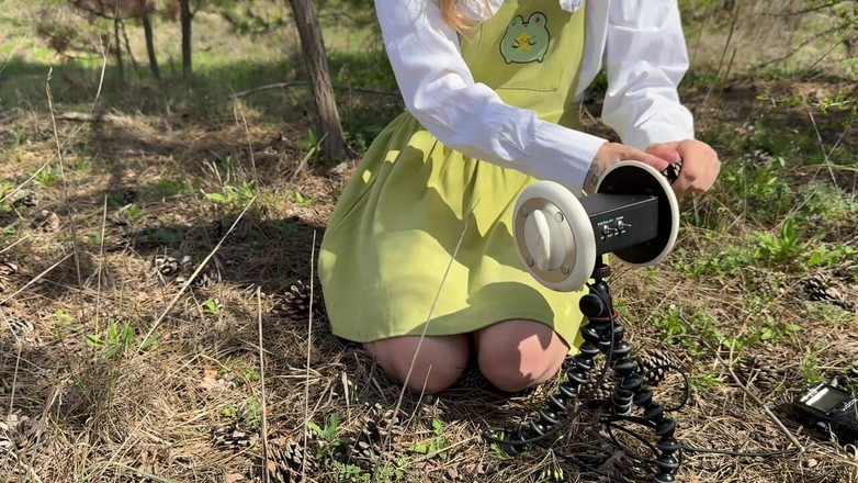 Loly Nebel Studio: Asmr Day di Dalam Hutan Dengan Saya