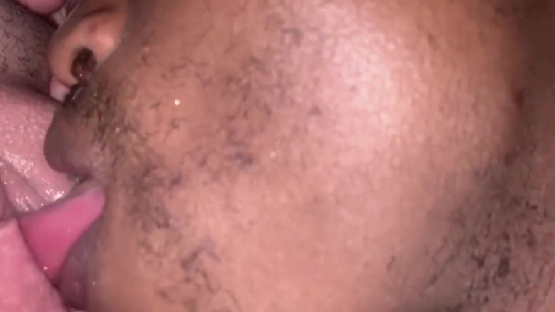 Real homemade BBW BBC porn: YoungEnglishbbw grote zwarte lul Nata4sex likt vuistneuken en slaat zijn...