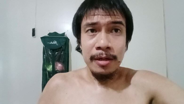 Piolo Alberto: Kneeling Down Masturbation